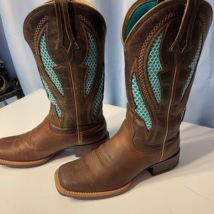 Ariat women’s boots size 8.5 B